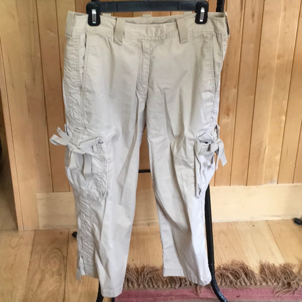 Vintage Pure DKNY beige cargo Capri pants, size 8, Soo Cute!!